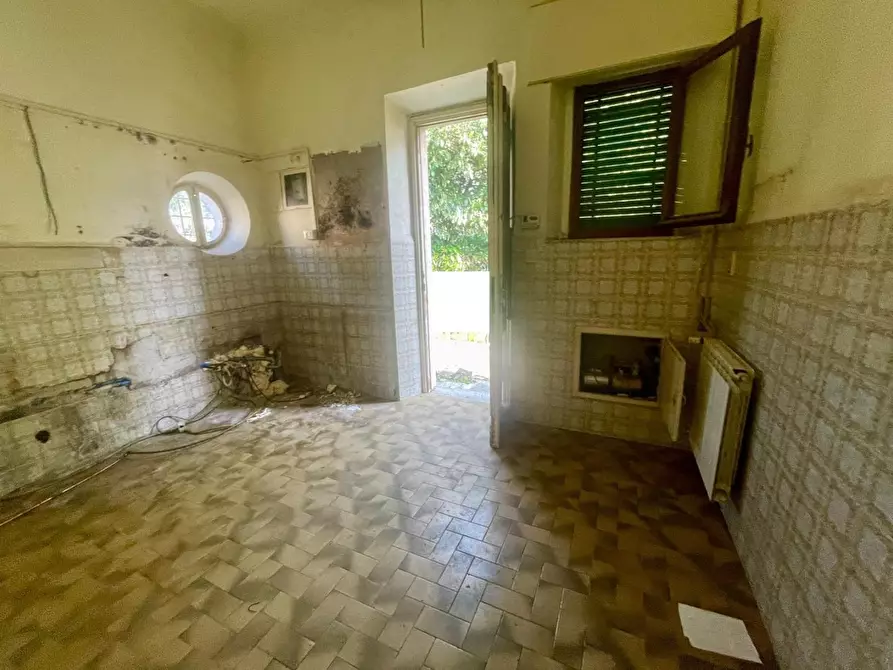 Immagine 7 di Villa in vendita  a Lucca