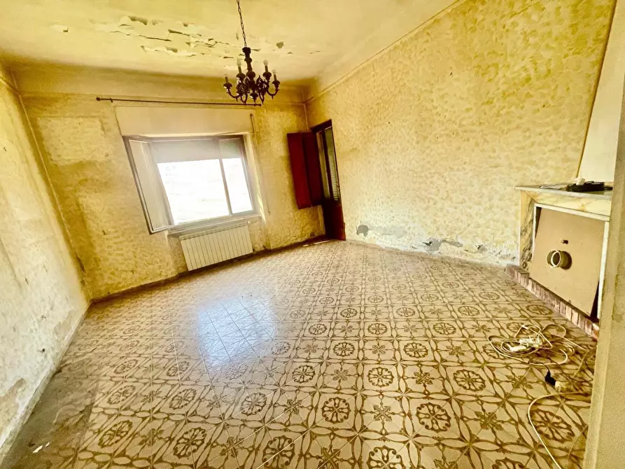 Immagine 3 di Villa in vendita  a Lucca