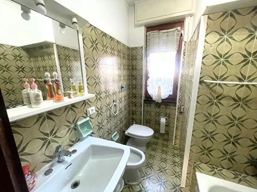 Immagine 9 di Appartamento in vendita  a Massa