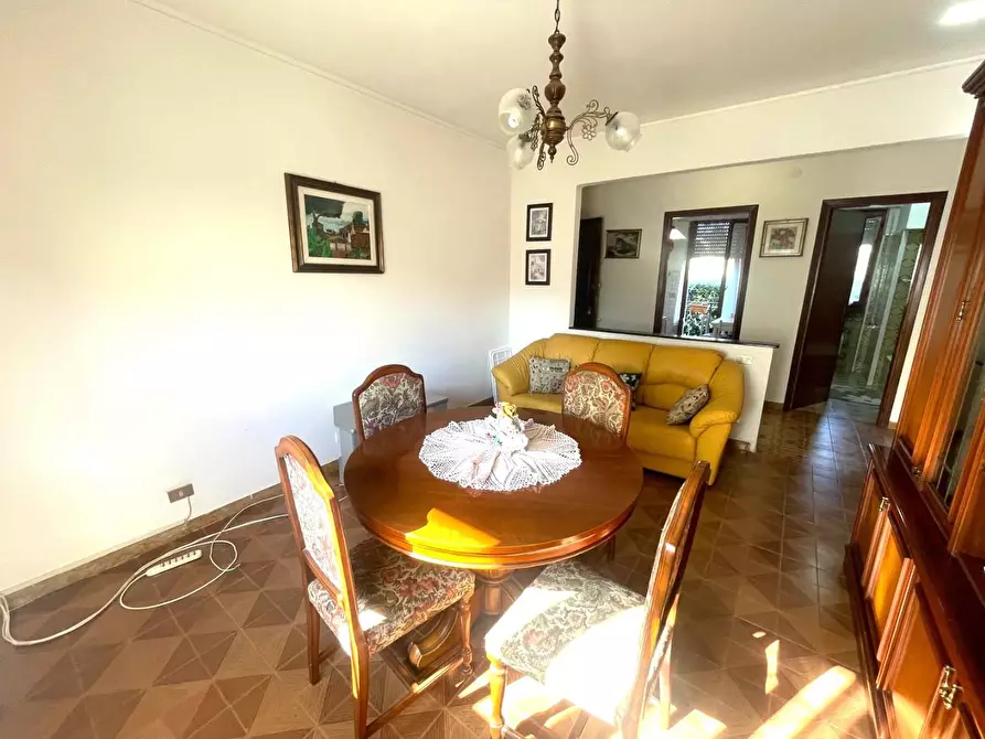 Immagine 4 di Appartamento in vendita  a Massa