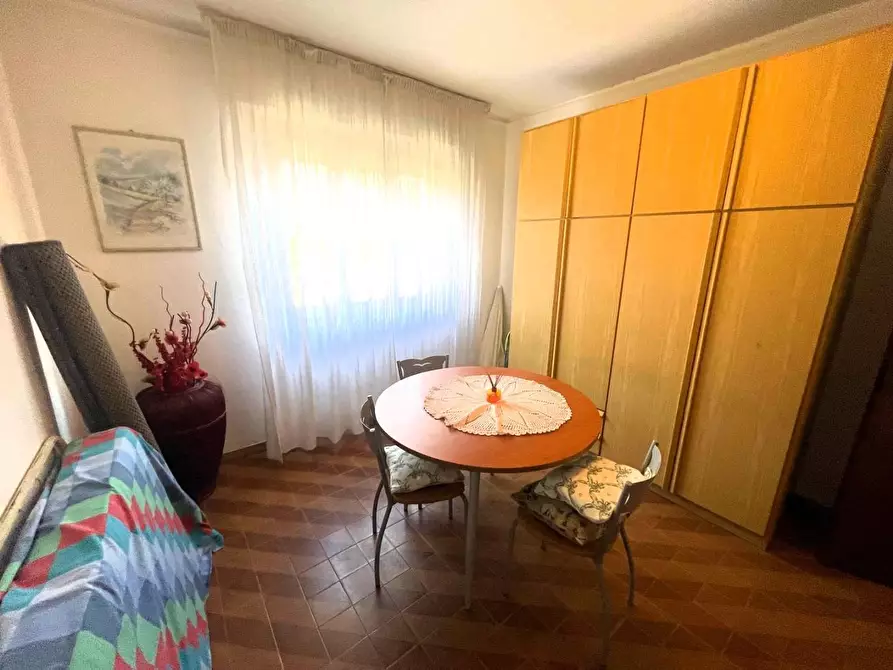 Immagine 3 di Appartamento in vendita  a Massa