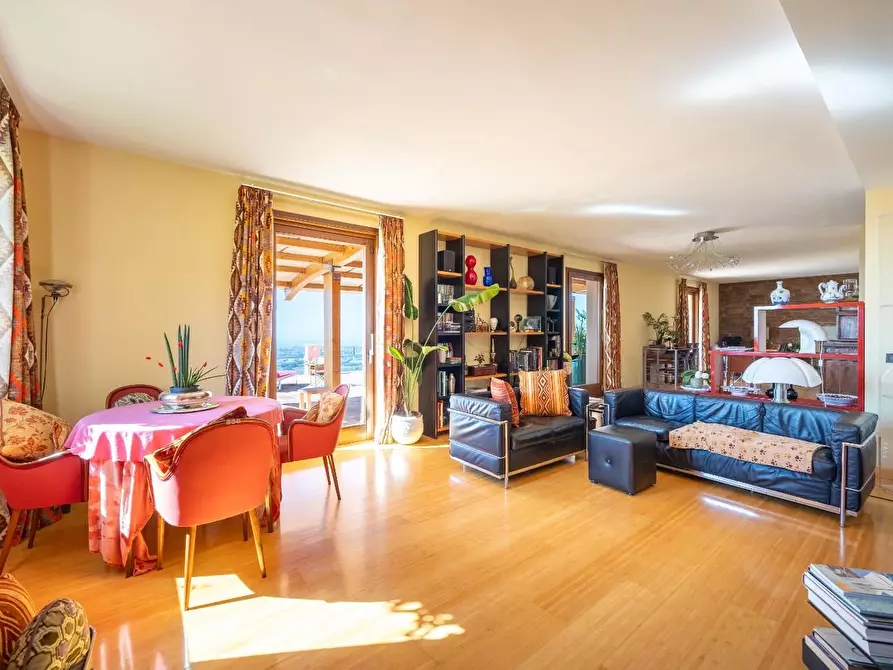 Immagine 35 di Villa in vendita  a Massarosa