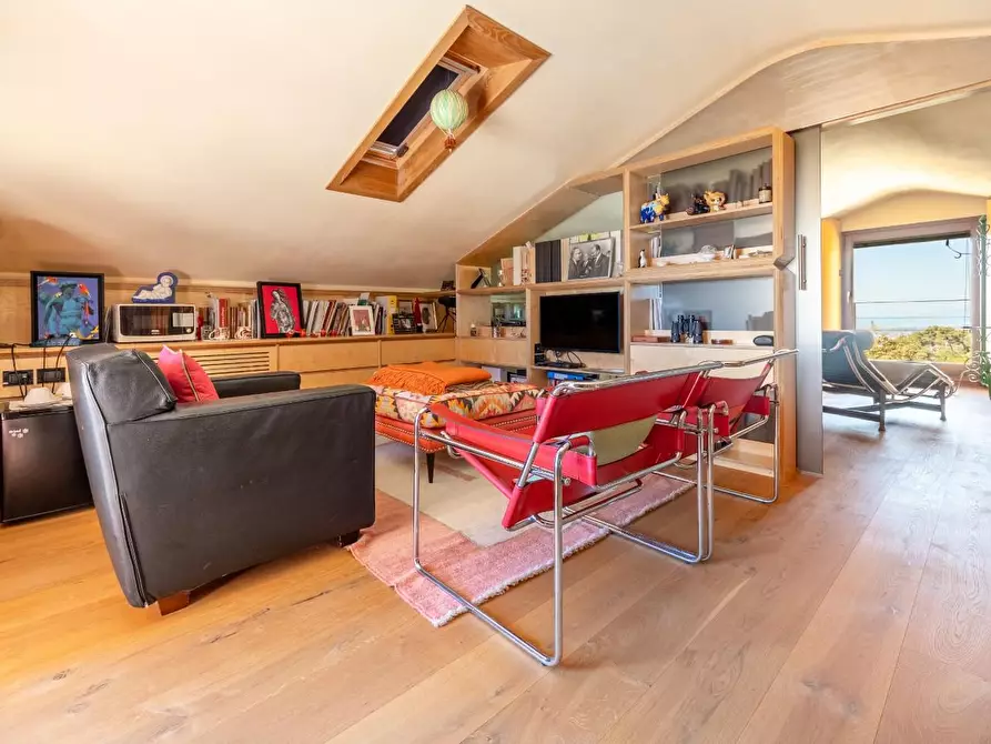 Immagine 79 di Villa in vendita  a Massarosa