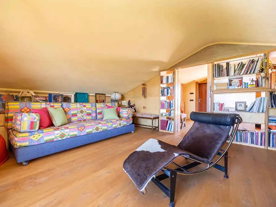 Immagine 82 di Villa in vendita  a Massarosa