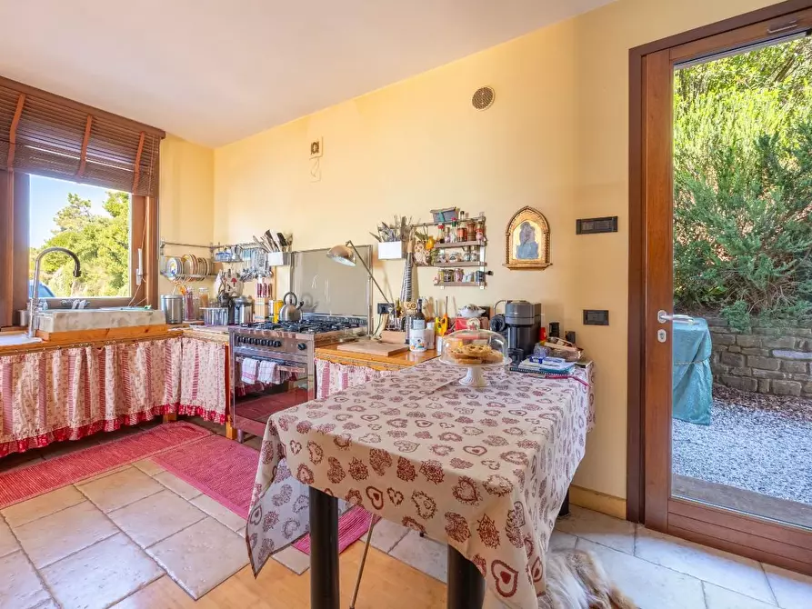 Immagine 42 di Villa in vendita  a Massarosa