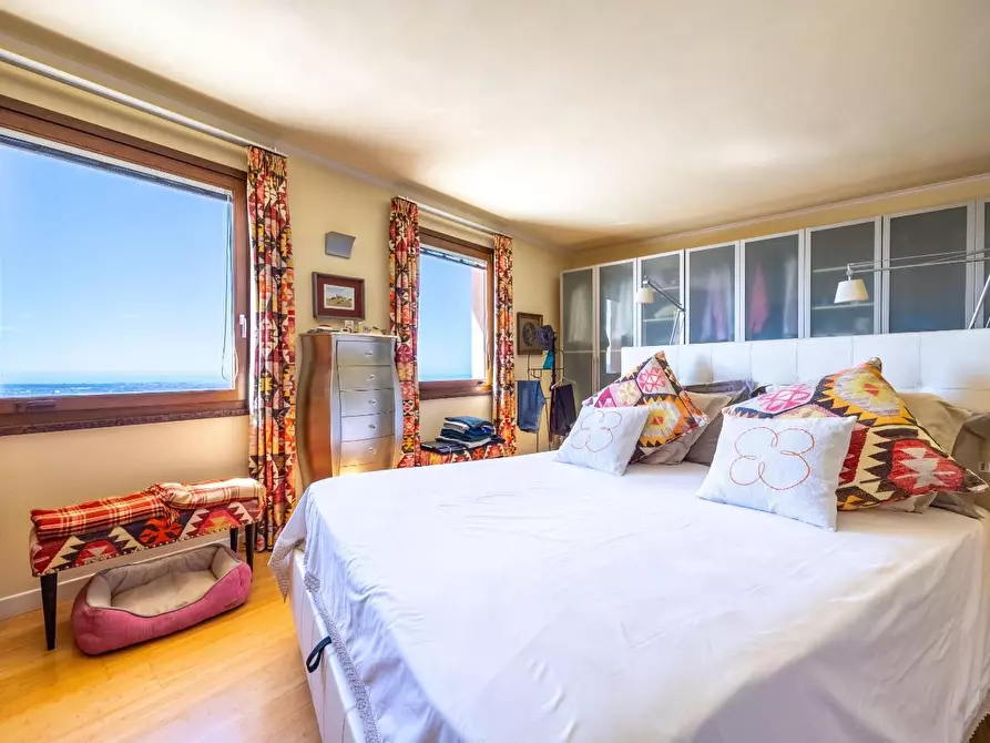 Immagine 67 di Villa in vendita  a Massarosa