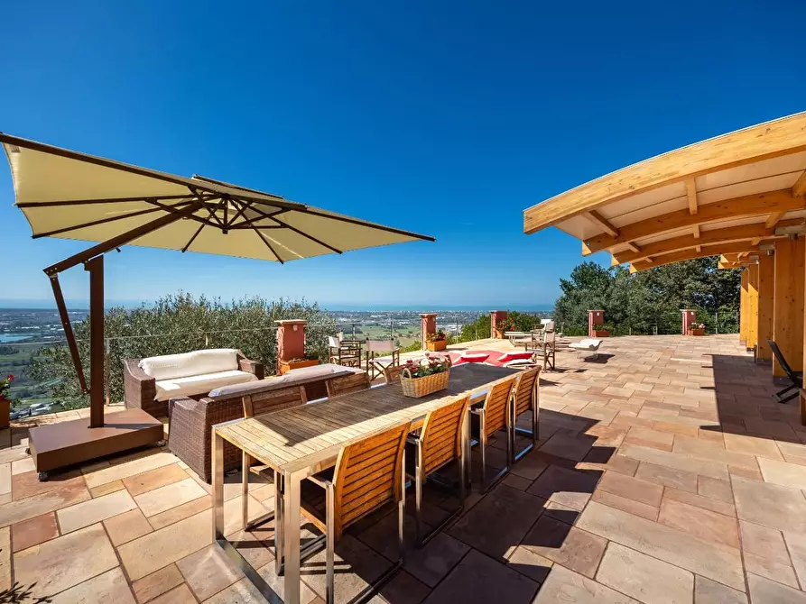 Immagine 92 di Villa in vendita  a Massarosa