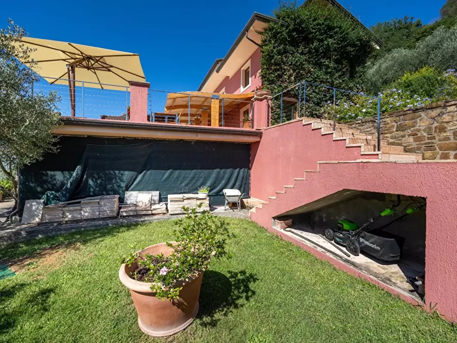 Immagine 94 di Villa in vendita  a Massarosa