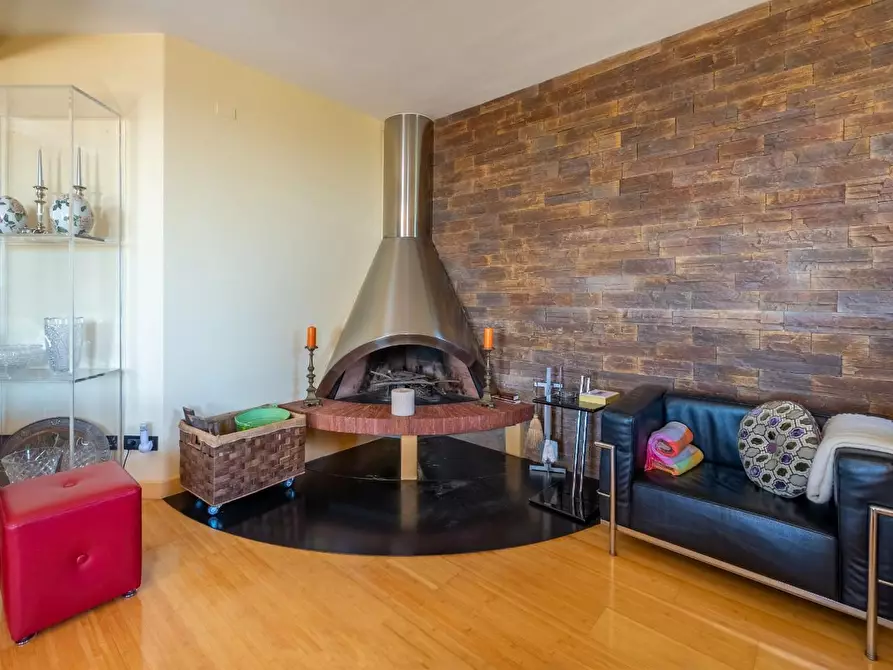 Immagine 36 di Villa in vendita  a Massarosa