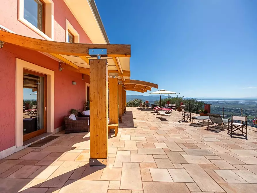 Immagine 88 di Villa in vendita  a Massarosa