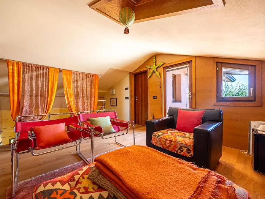 Immagine 84 di Villa in vendita  a Massarosa