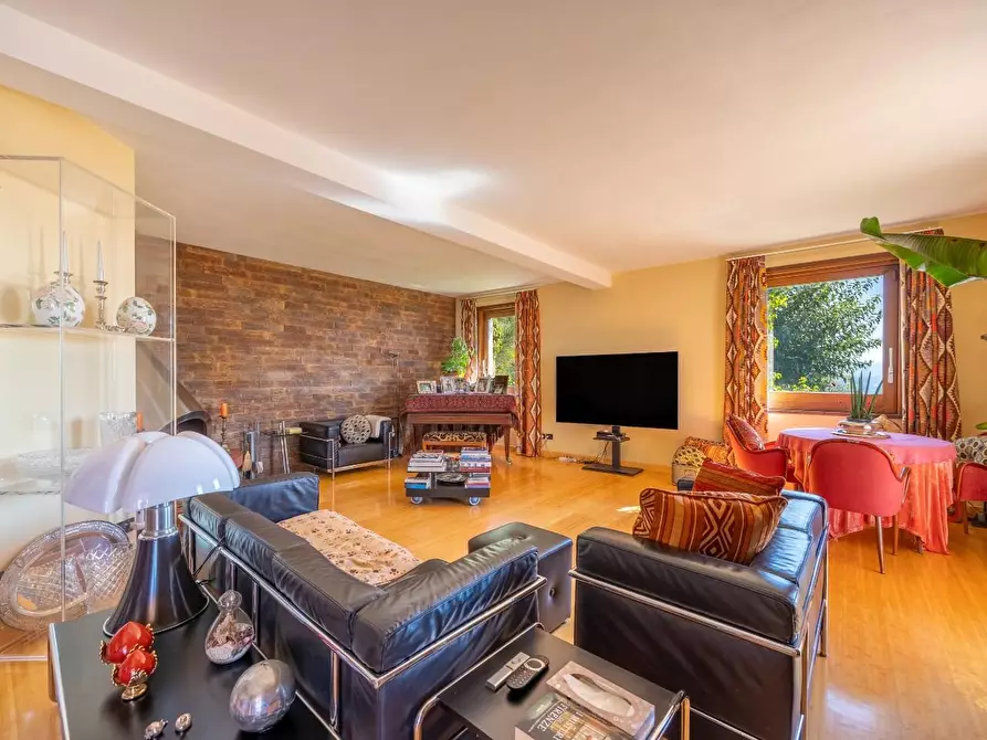 Immagine 33 di Villa in vendita  a Massarosa