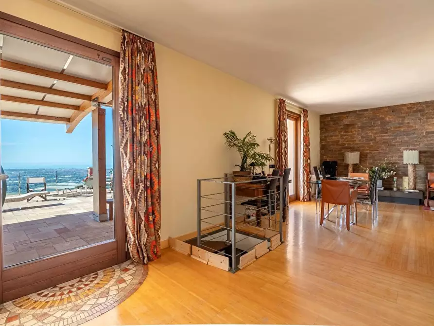 Immagine 46 di Villa in vendita  a Massarosa