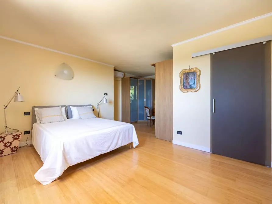 Immagine 59 di Villa in vendita  a Massarosa