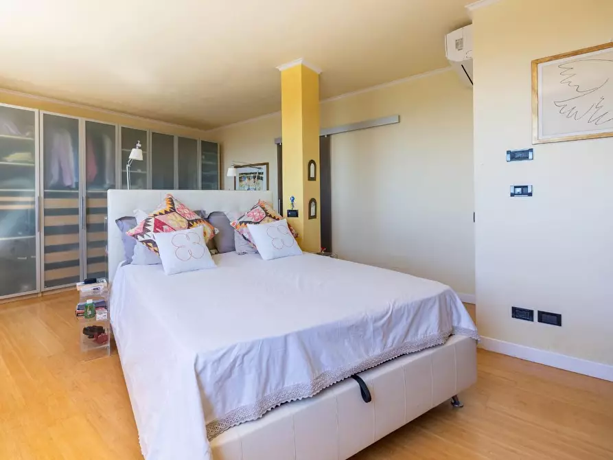 Immagine 68 di Villa in vendita  a Massarosa