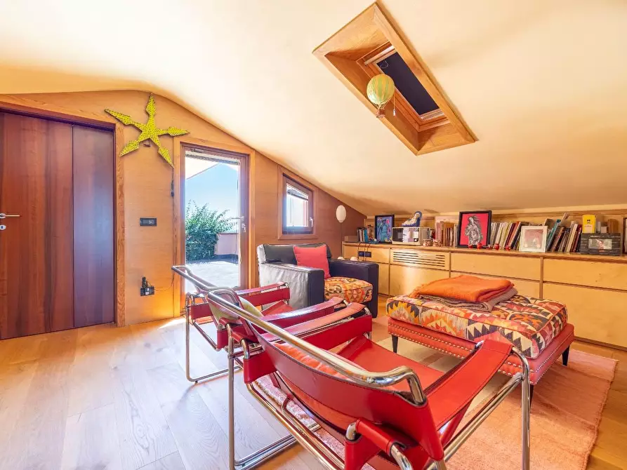 Immagine 83 di Villa in vendita  a Massarosa