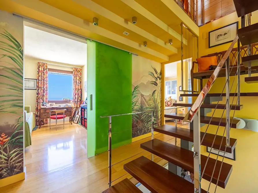 Immagine 53 di Villa in vendita  a Massarosa