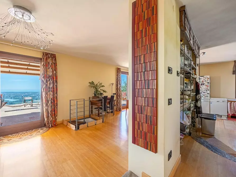 Immagine 51 di Villa in vendita  a Massarosa