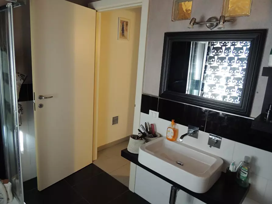 Immagine 18 di Terratetto in vendita  a Vecchiano