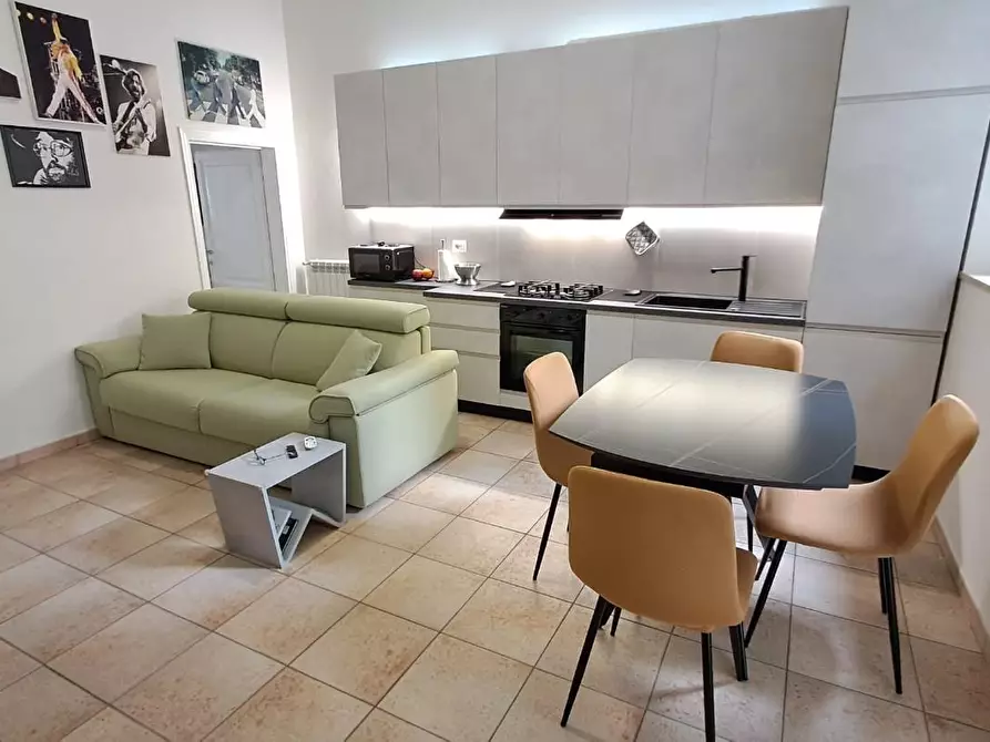 Immagine 4 di Appartamento in vendita  a Cecina