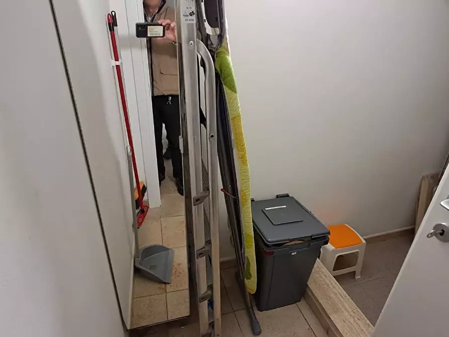 Immagine 10 di Appartamento in vendita  a Cecina