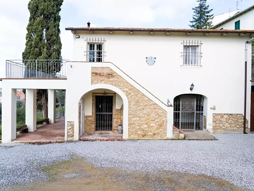 Immagine 3 di Villa in vendita  a Rosignano Marittimo