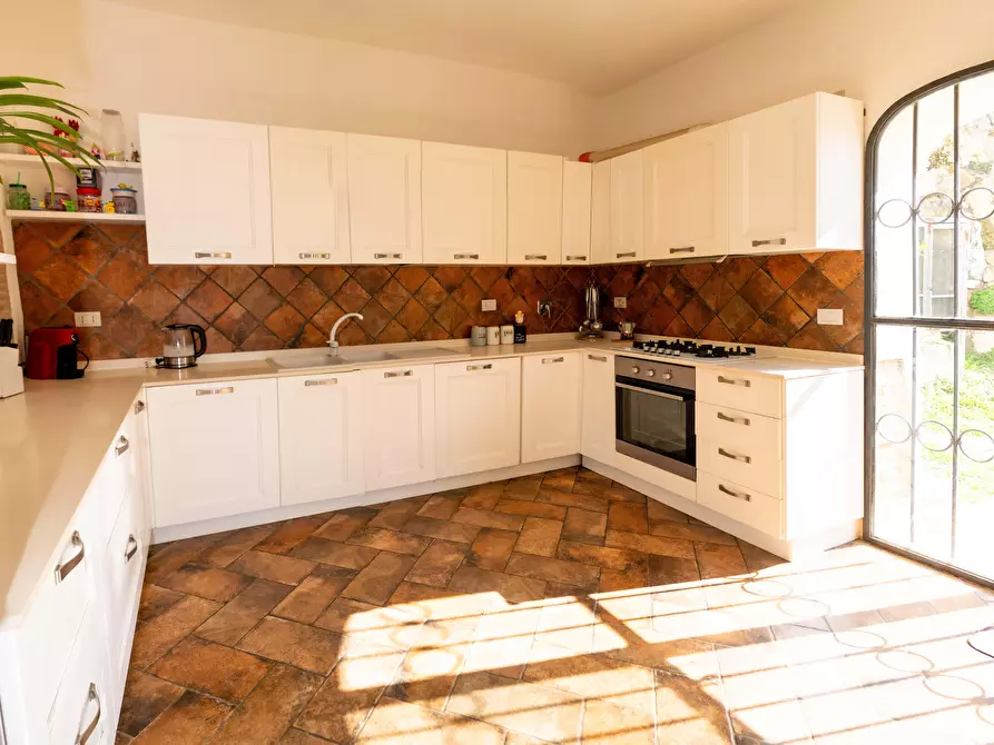 Immagine 11 di Villa in vendita  a Rosignano Marittimo