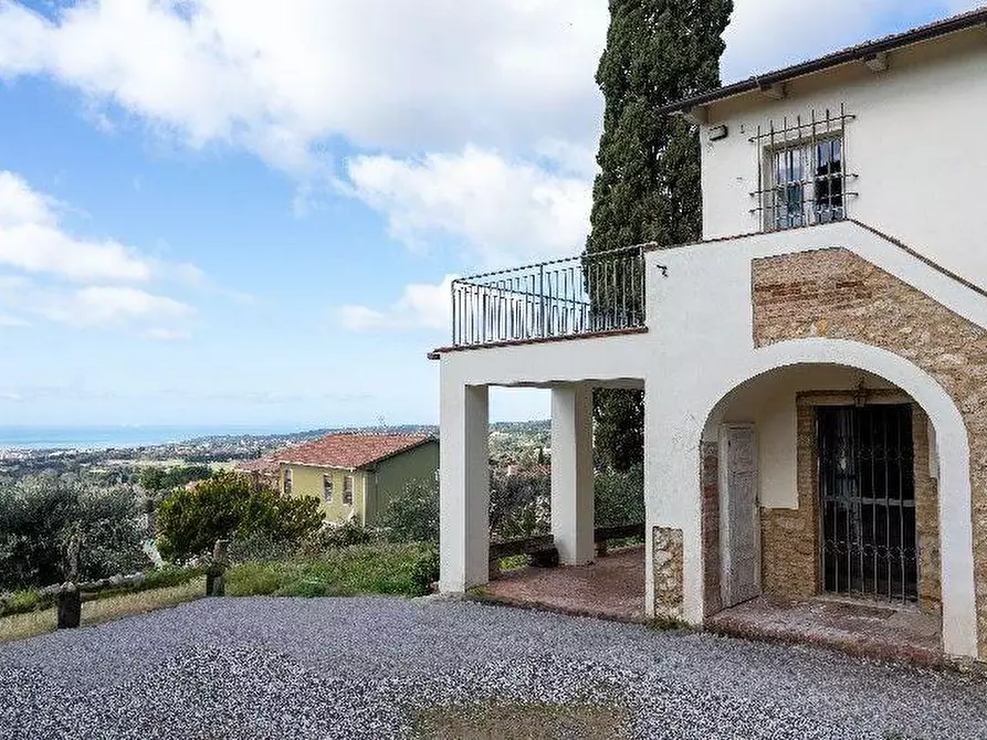 Immagine 4 di Villa in vendita  a Rosignano Marittimo
