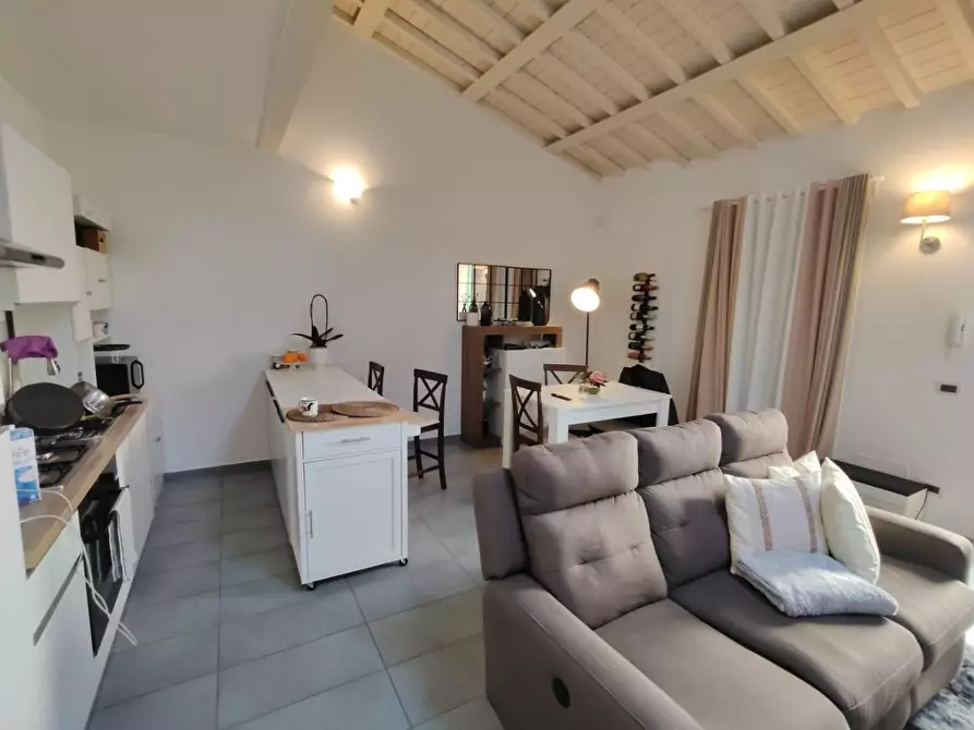 Immagine 4 di Appartamento in vendita  a Cascina