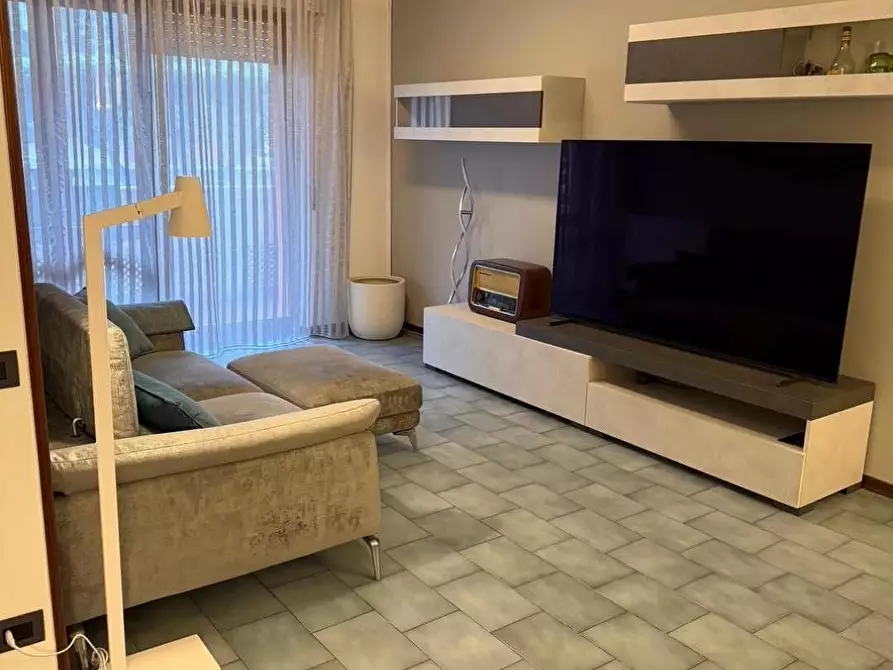 Immagine 5 di Appartamento in vendita  a Carrara