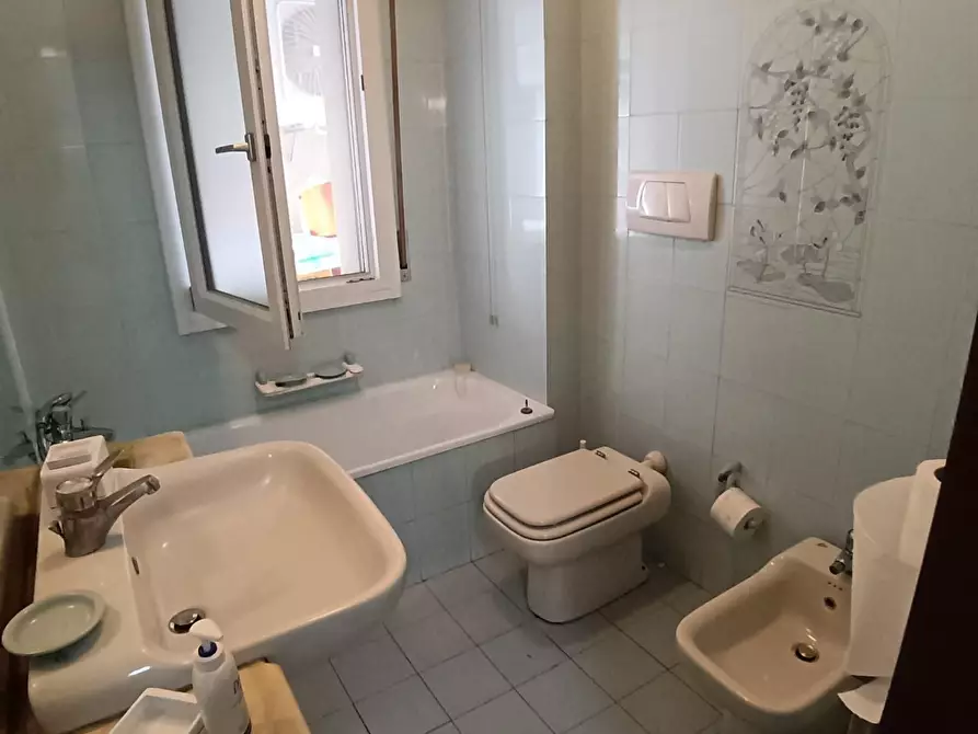 Immagine 13 di Appartamento in vendita  a Empoli