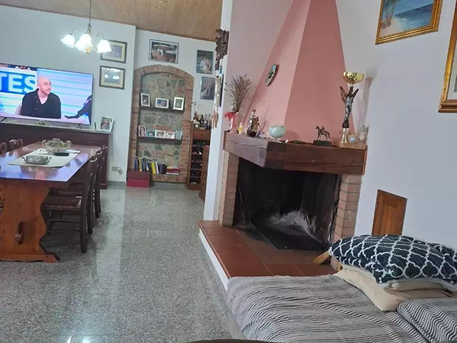 Immagine 7 di Casa colonica in vendita  a Gambassi Terme