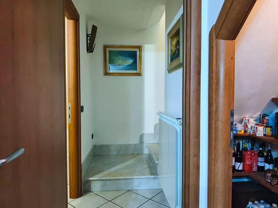 Immagine 18 di Casa semindipendente in vendita  a Castelnuovo Magra