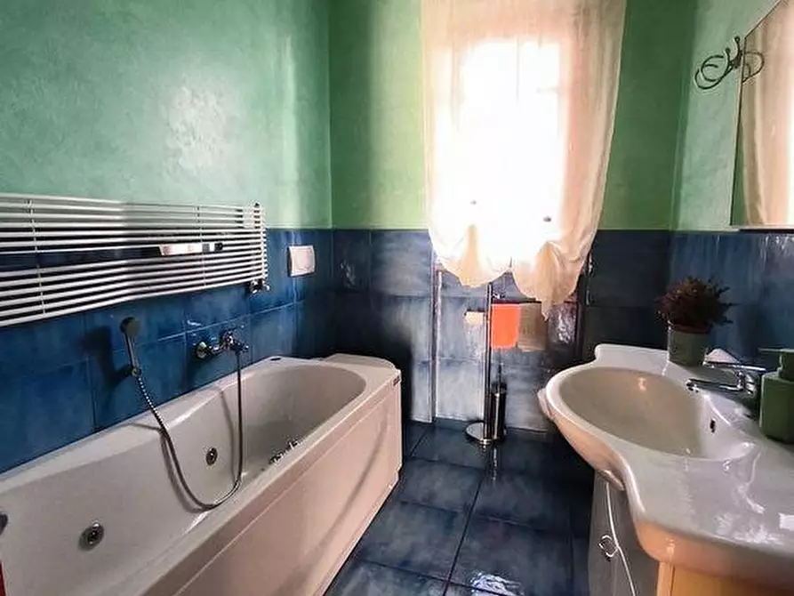 Immagine 10 di Casa semindipendente in vendita  a Castelnuovo Magra