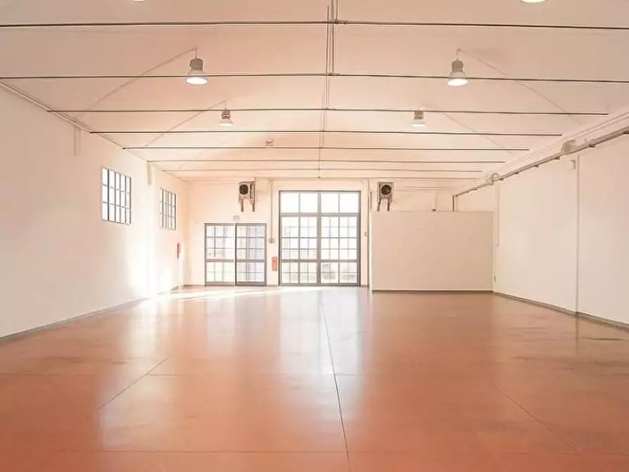 Immagine 1 di Attività artigianale in vendita  a Pistoia