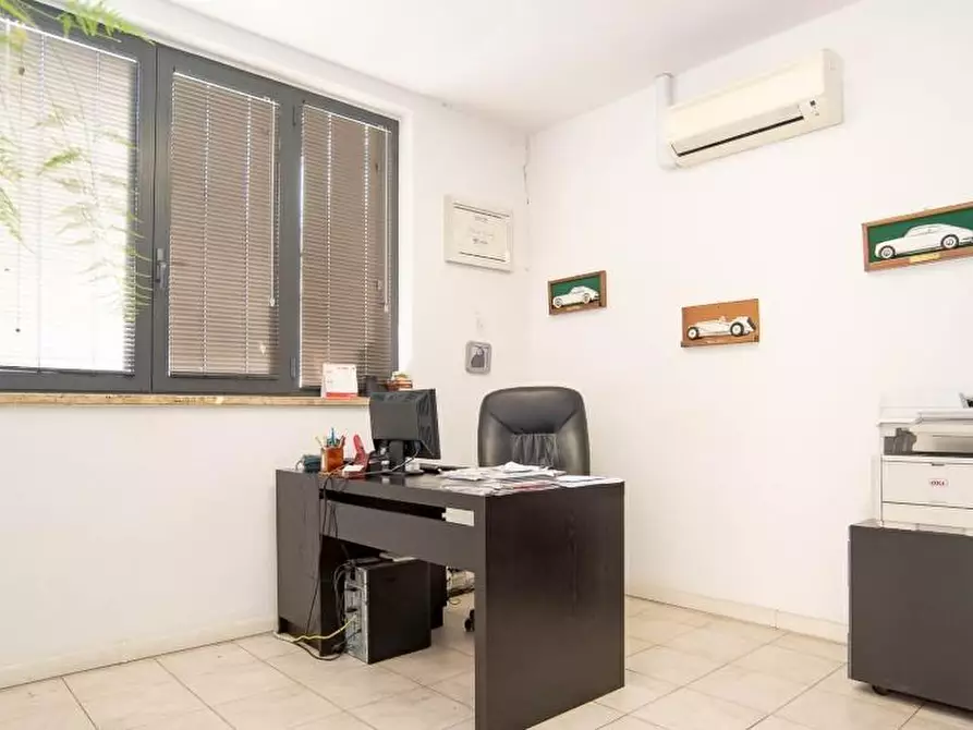 Immagine 3 di Attività artigianale in vendita  a Pistoia