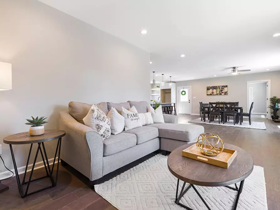 Immagine 3 di Appartamento in vendita  a Cecina