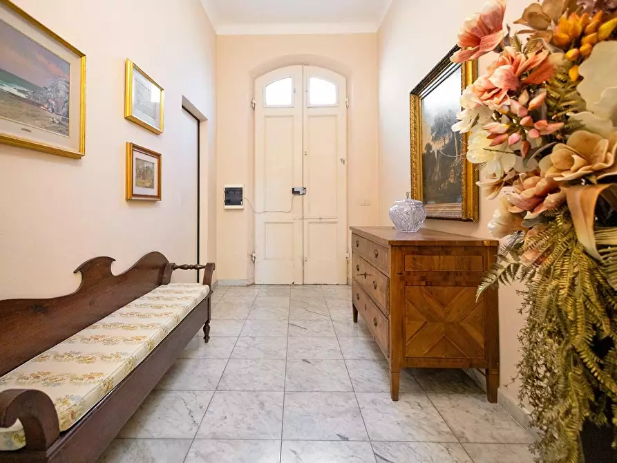 Immagine 3 di Villa in vendita  a Pisa