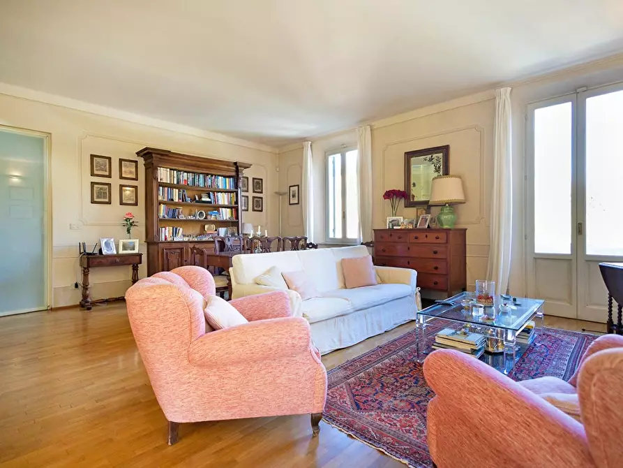 Immagine 7 di Villa in vendita  a Pisa