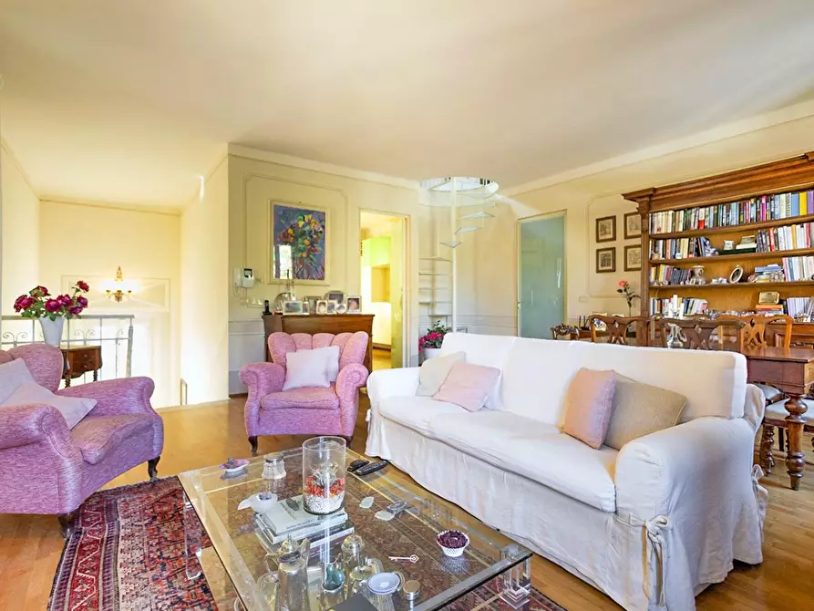 Immagine 10 di Villa in vendita  a Pisa