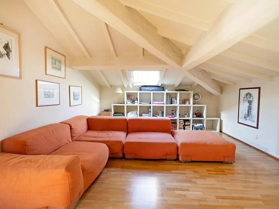 Immagine 21 di Villa in vendita  a Pisa