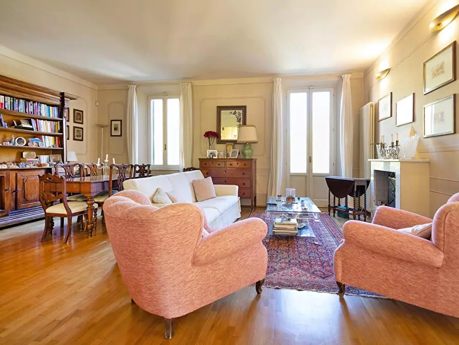 Immagine 8 di Villa in vendita  a Pisa