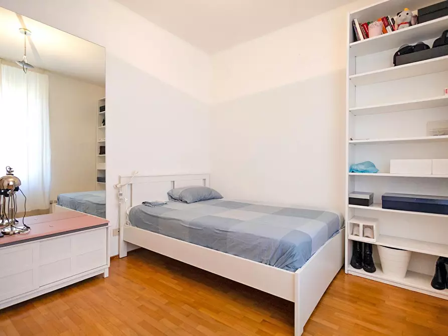 Immagine 15 di Villa in vendita  a Pisa