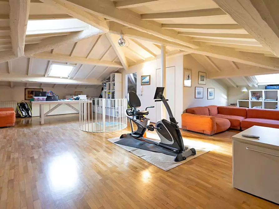 Immagine 19 di Villa in vendita  a Pisa