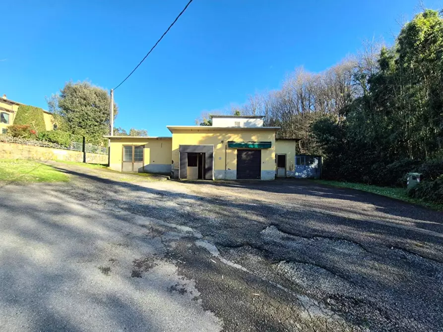 Immagine 4 di Locale commerciale in vendita  a Capannori