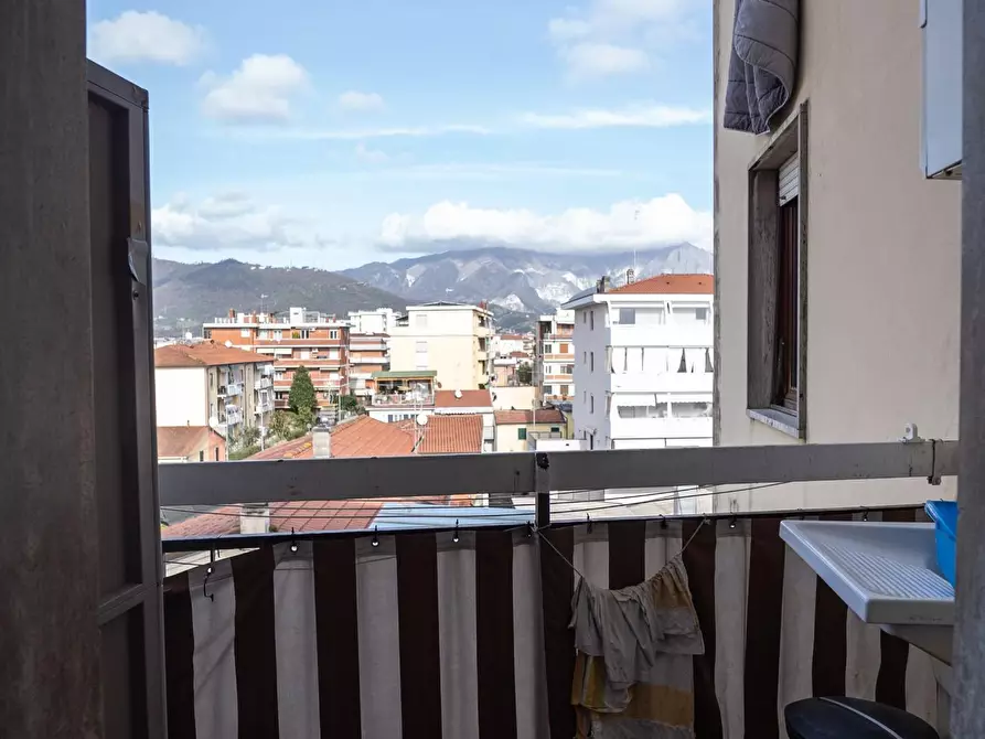 Immagine 26 di Appartamento in vendita  a Carrara