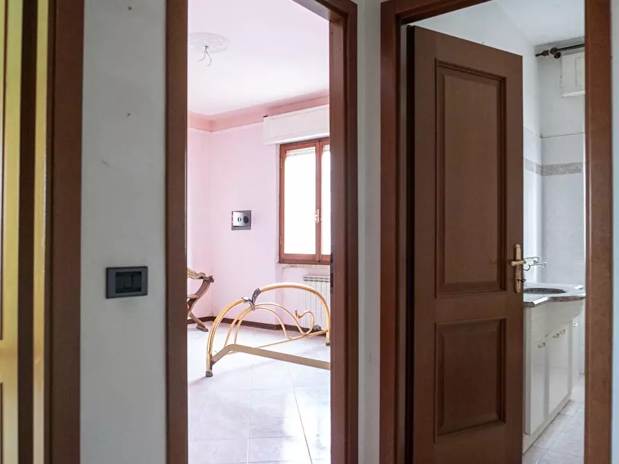 Immagine 9 di Appartamento in vendita  a Carrara