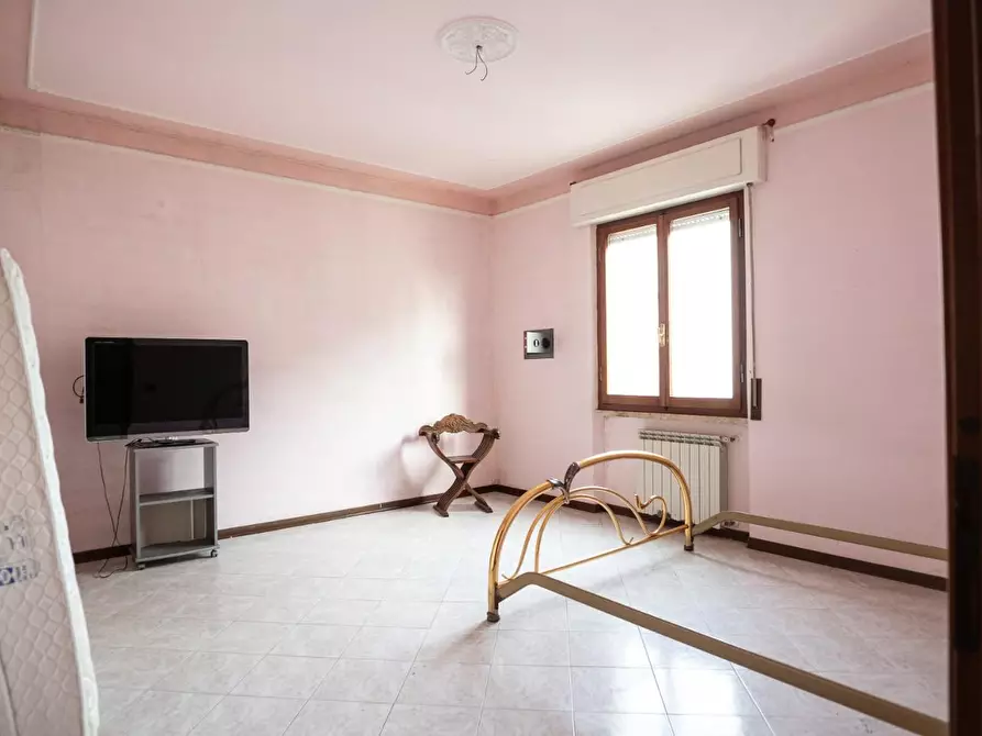 Immagine 10 di Appartamento in vendita  a Carrara