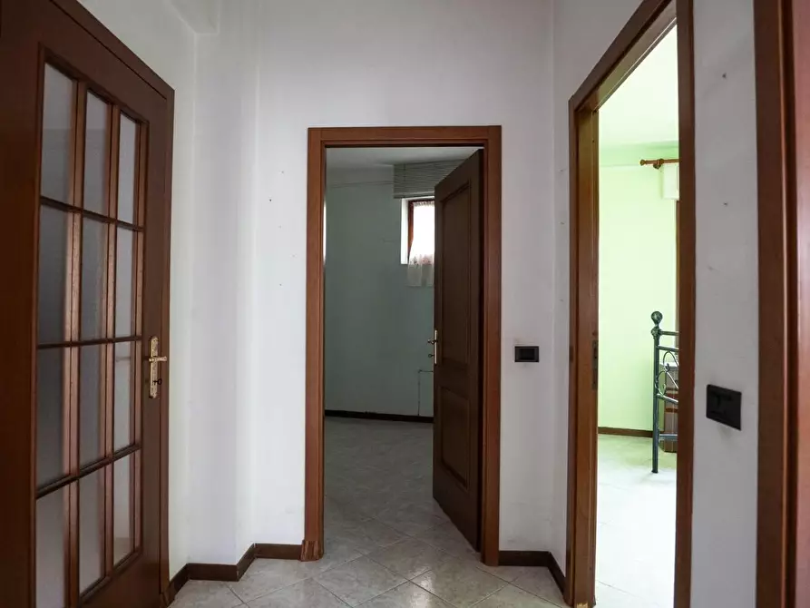 Immagine 2 di Appartamento in vendita  a Carrara