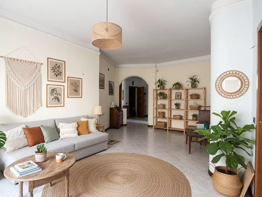 Immagine 1 di Appartamento in vendita  a Carrara